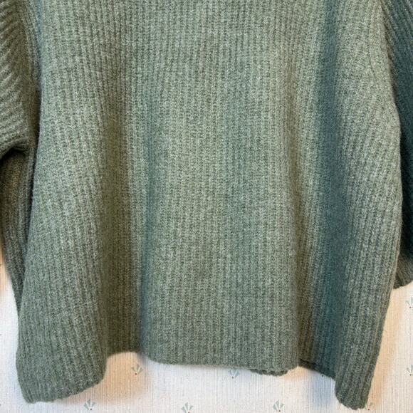 NWOT Aerie Unreal Short Sleeve Cardigan Sz XL Button Front Olive Green Relaxed - Picture 13 of 15